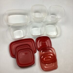 12 Piece Rubbermaid Containers (6 containers with 6 lids)